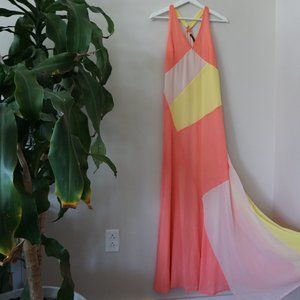 Very flattering prom / wedding guest dress, maxi